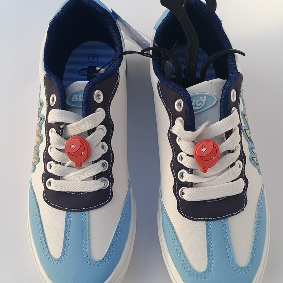 Bluey Girls Boys Sneakers Youth Size 7 White Light Blue Cartoon Casual Shoes NWT - Picture 7 of 10